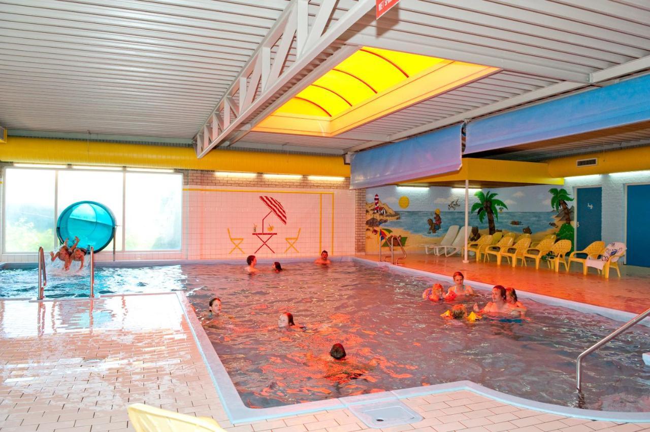Luxe 5-Persoons Chalet Op Familiecamping Baarland Экстерьер фото