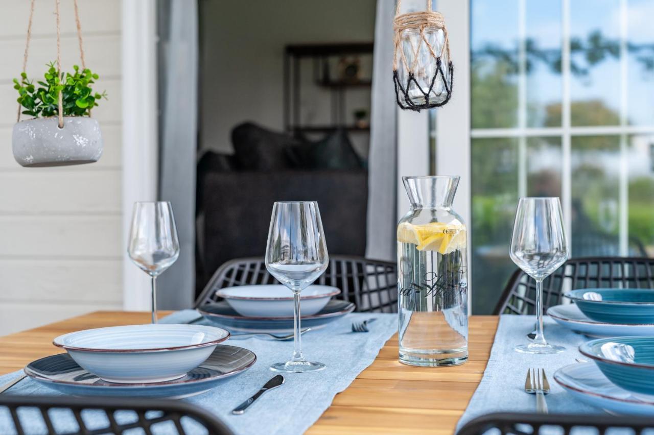 Luxe 5-Persoons Chalet Op Familiecamping Baarland Экстерьер фото