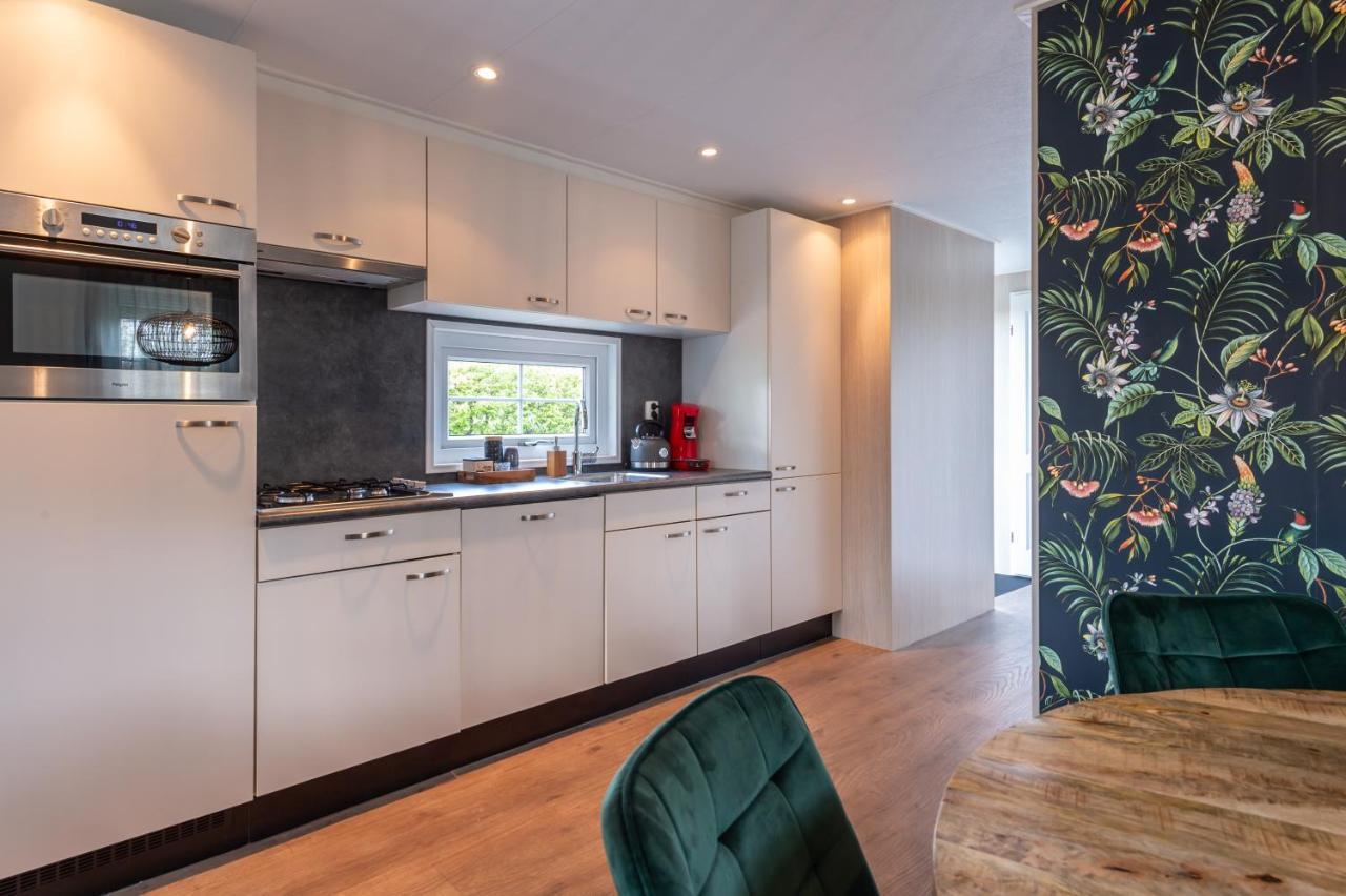 Luxe 5-Persoons Chalet Op Familiecamping Baarland Экстерьер фото