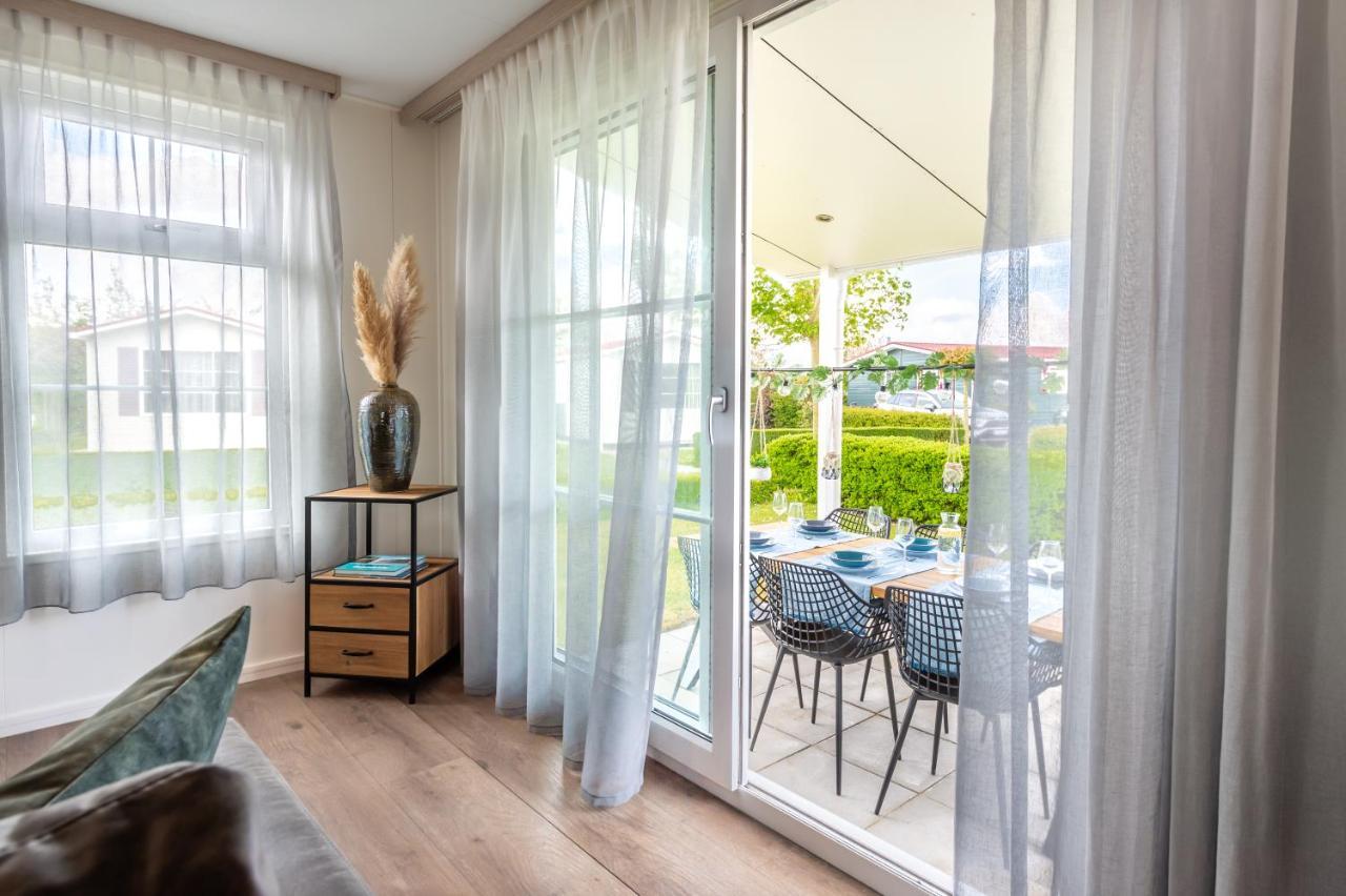Luxe 5-Persoons Chalet Op Familiecamping Baarland Экстерьер фото